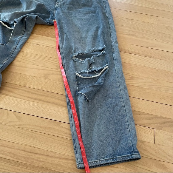 Pretty Little Thing High Rise Light Wash Distressed Baggy Loose Jeans - Picture 6 of 10